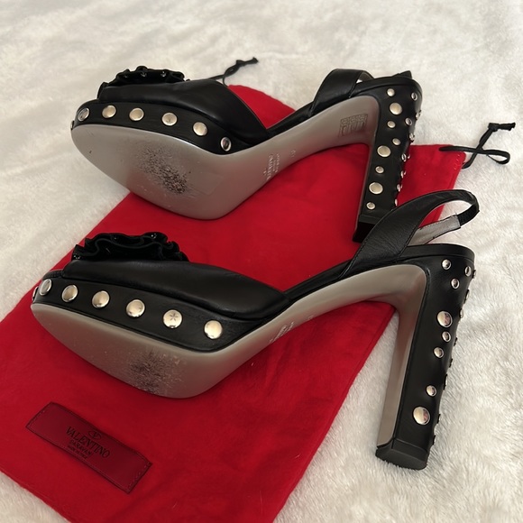 “Rare”Valentino Garavani rosette studded platform heels - Picture 4 of 7